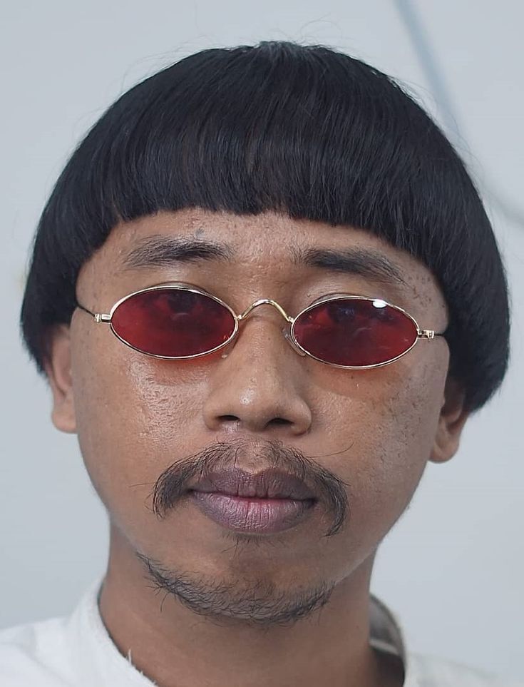 LongHairBowlHairstyle